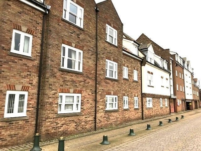 2 Bedroom Flat For Sale In South Quay, King's Lynn