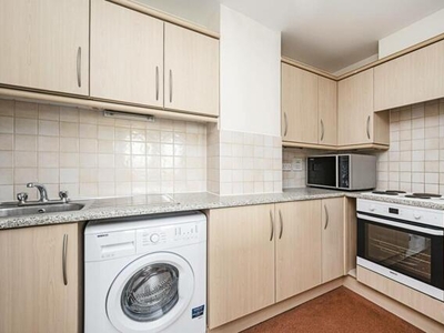 2 Bedroom Flat For Sale In Whitechapel, London