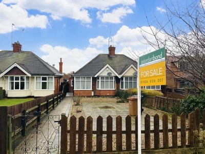 2 Bedroom Semi-detached Bungalow For Sale In Spinney Hill