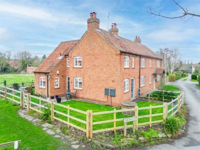 2 Bedroom Semi-detached House For Sale In The Holme, Southwell