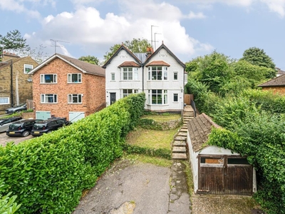 3 Bed House For Sale in Amersham, Buckinghamshire, HP7 - 5097190