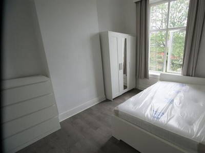 3 Bedroom Apartment For Rent In Headingley Lane, Headingley