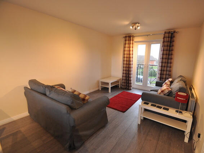 3 Bedroom Apartment For Rent In Hull, North Humberside