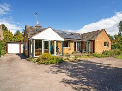 3 Bedroom Bungalow For Sale In Broadway, Worcestershire
