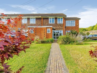 3 Bedroom End Of Terrace House For Sale In Oxted