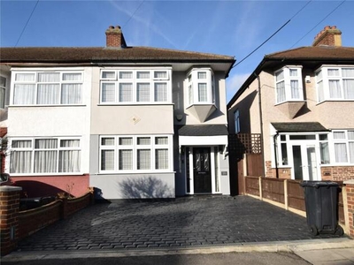 3 Bedroom End Of Terrace House For Sale In Romford