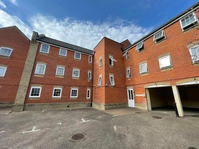 3 Bedroom Flat For Rent In Hythe