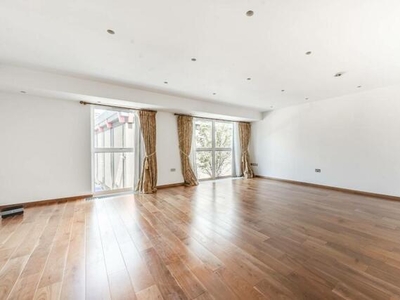 3 Bedroom Flat For Sale In Victoria, London