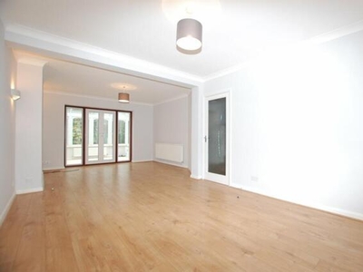 3 Bedroom Semi-detached House For Rent In Beckenham