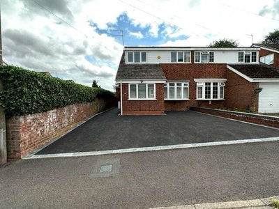 3 Bedroom Semi-detached House For Rent In Kidderminster, Worcestershire