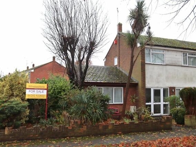 3 Bedroom Semi-detached House For Sale In Farnborough
