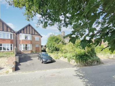 3 Bedroom Semi-detached House For Sale In Midhurst, West Sussex