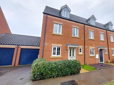3 Bedroom Town House For Sale In Bourne