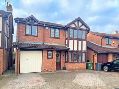 4 Bedroom Detached House For Sale In Dosthill, Tamworth