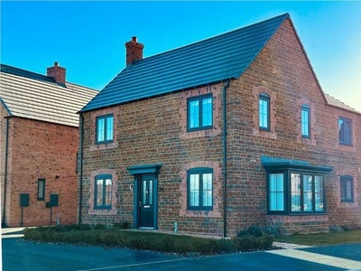 4 Bedroom Detached House For Sale In
Northampton,
Northamptonshire