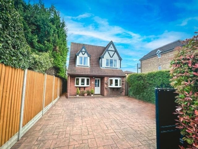 4 Bedroom Detached House For Sale In Taplow