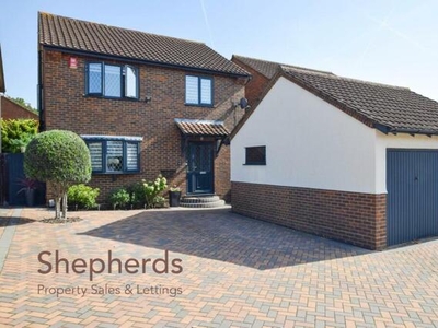 4 Bedroom Detached House For Sale In West Cheshunt