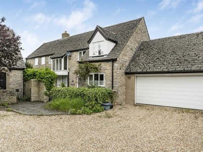 4 Bedroom Detached House For Sale In Weston-on-the-green