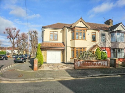 4 Bedroom End Of Terrace House For Sale In Gidea Park