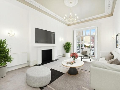 4 Bedroom Flat For Rent In
South Kensington