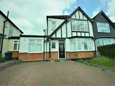 4 Bedroom Semi-detached House For Rent In Mill Hill