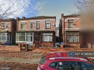 4 Bedroom Semi-detached House For Rent In Salford