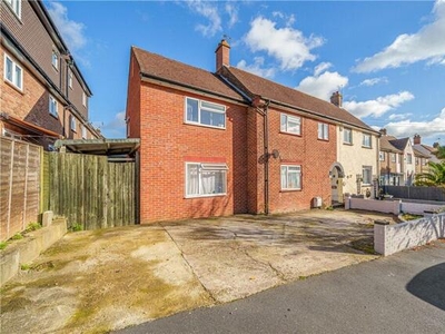 4 Bedroom Semi-detached House For Sale In Brentford