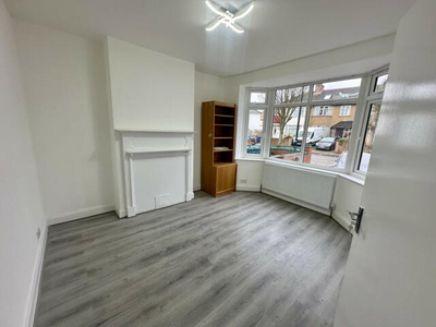 4 Bedroom Terraced House For Rent In Southall