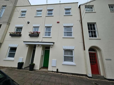 4 Bedroom Town House For Rent In Leamington Spa, Warwickshire