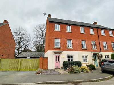 4 Bedroom Town House For Sale In Bidford-on-avon