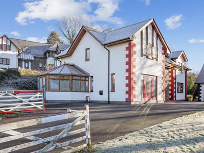 5 Bedroom Detached House For Sale In Llanbadarn Fawr, Aberystwyth