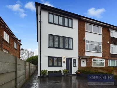 5 Bedroom End Of Terrace House For Sale In Urmston, Trafford