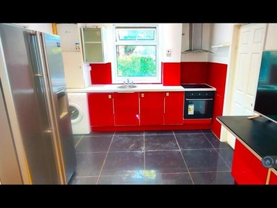5 Bedroom Semi-detached House For Rent In Coventry