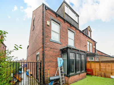 5 Bedroom Semi-detached House For Sale In Leeds, West Yorkshire