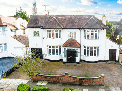 6 Bedroom Detached House For Sale In Westcliff-on-sea