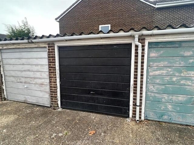 Garage For Rent In Lee-on-the-solent, Hampshire