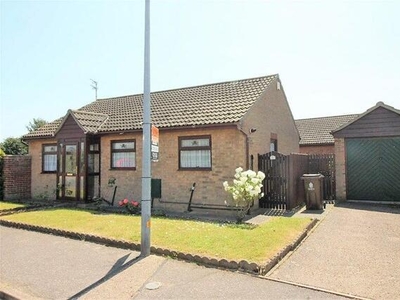 2 Bedroom Bungalow Clacton On Sea Essex