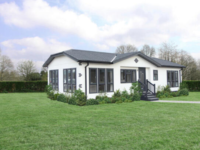 2 Bedroom Park Home For Sale In Nottinghamshire