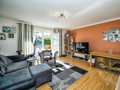 3 Bedroom Apartment For Sale In High Wycombe