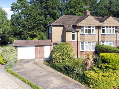 3 bedroom property for sale in Lower Wood Road, Esher, KT10