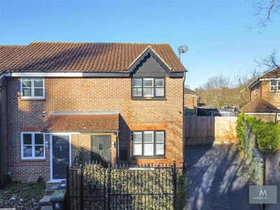 3 Bedroom Semi-detached House For Sale In Loughton, Essex