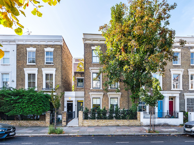 4 bedroom property for sale in Southgate Road, London, N1