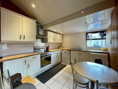4 Bedroom Terraced House For Rent In Bangor, Gwynedd