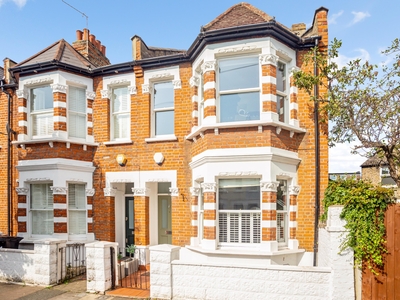 5 bedroom property for sale in Bendemeer Road, London, SW15