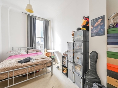 Flat in Barking Road, Canning Town, E16