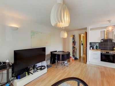 Flat in Transom Square, Isle Of Dogs, E14