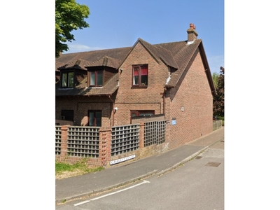 For rent in Burgess Hill, ground floor flat in retirement housing scheme