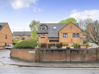 1 Bed Flat/Apartment For Sale in High Wycombe, Buckinghamshire, HP11 - 5383054