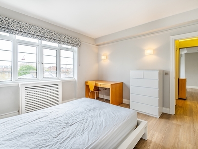 1 bedroom property to let in Pembroke Road London W8
