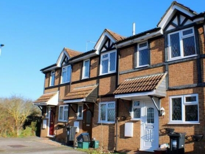 2 Bed House To Rent in Feltham, Sunbury, TW13 - 504
